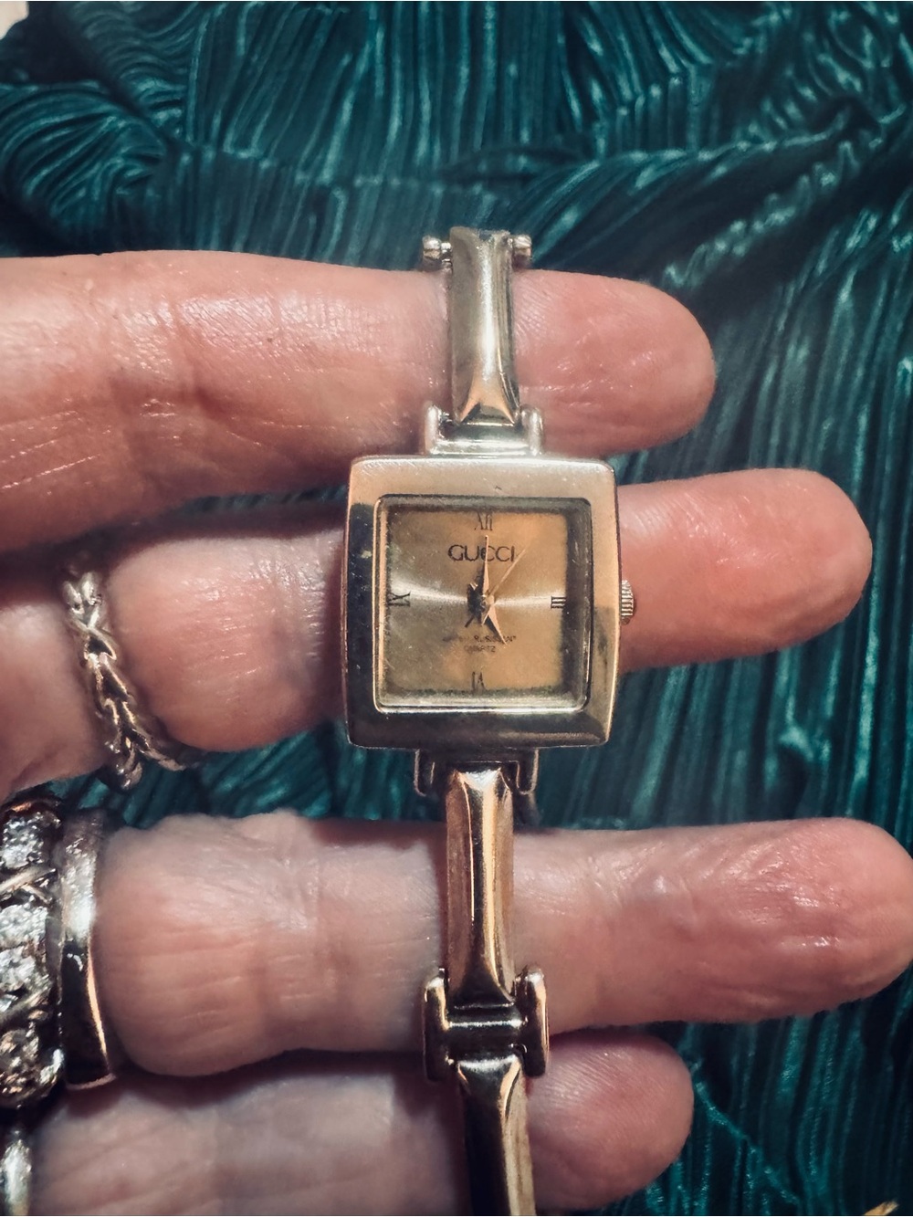 Vintage Gucci 90001 Swiss Quartz Watch Stainless Steel Bracelet 80s 90s